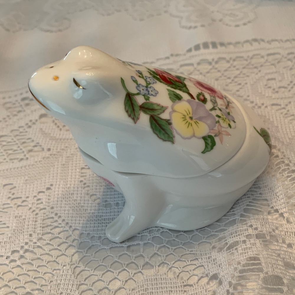 Aynsley wild Tudor Bone China Frog Trinket Box Mint - Picture 3 of 6